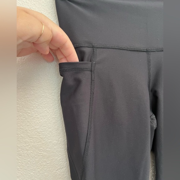 Old Navy Black High-Waisted Powersoft Full Length Leggings with Pockets Small - Picture 5 of 9